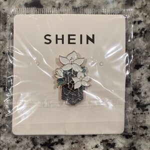 SHEIN Floral Brooch with White and Green Accents